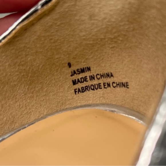 Expressions sz 9 Jasmin Silver Glitter Low Heel Wedge Sandals - Picture 8 of 9